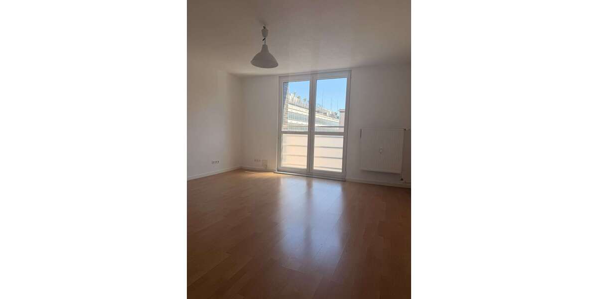 Etagenwohnung Frankfurt - 2 Zimmer, 65 m&sup2;, 1.350&euro; | Angebot:27273802