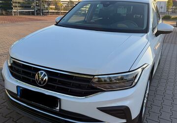 VW Tiguan 59.600 km 24.600 &euro; Darmstadt 64297