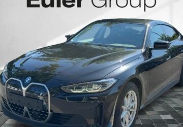 BMW i4 30.119 km 32.999 &euro; Frankfurt 60314