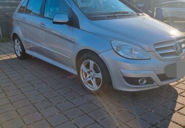 Mercedes-Benz B 180 227.000 km 2.700 &euro; Darmstadt 64293