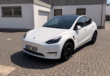 Tesla Model Y 103.300 km 30.100 &euro; Groß-Gerau 64521