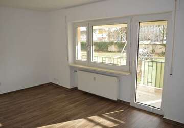 Wohnung Rüsselsheim - 4 Zimmer, 110 m&sup2;, 1.650&euro; | Angebot:27234702