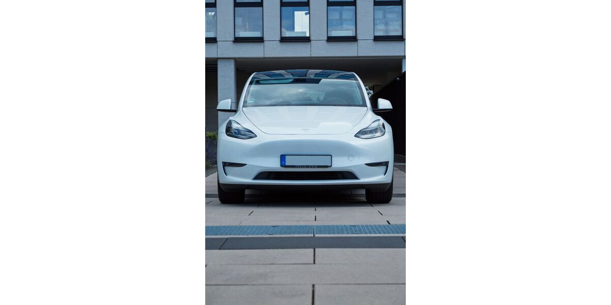 Tesla Model Y 122.421 km 31.500 &euro; Neu-Isenburg 63260