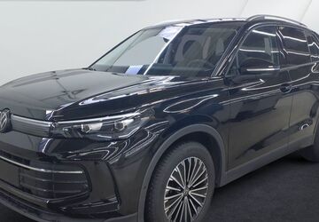 VW Tiguan 21.600 km 29.900 &euro; OFFENBACH AM MAIN 63075